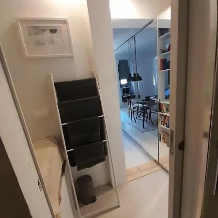 Apartment Artist Design *