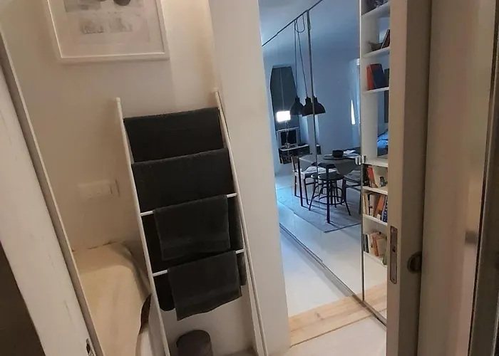 Apartment Artist Design *